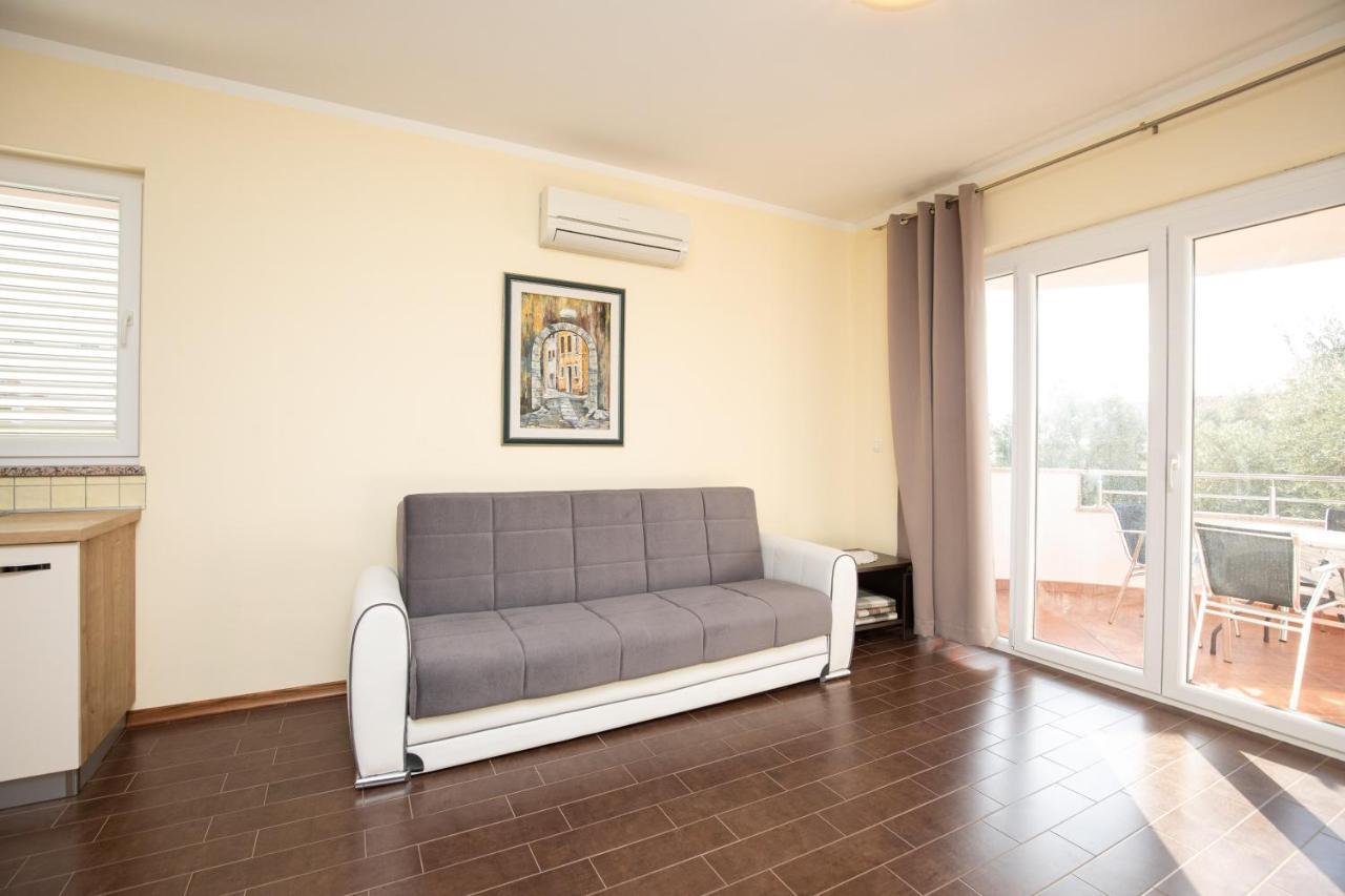 Apartments Bella Vista Крк Экстерьер фото
