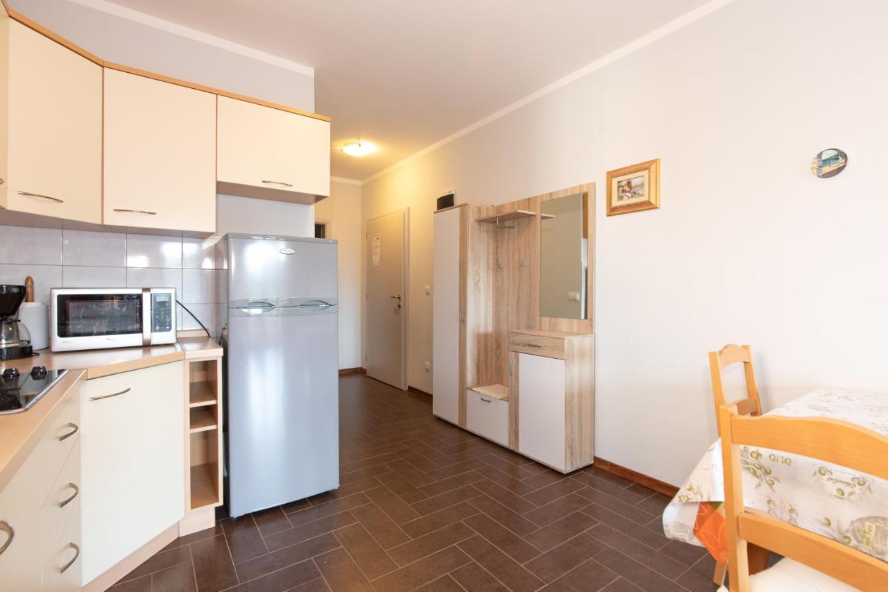 Apartments Bella Vista Крк Экстерьер фото