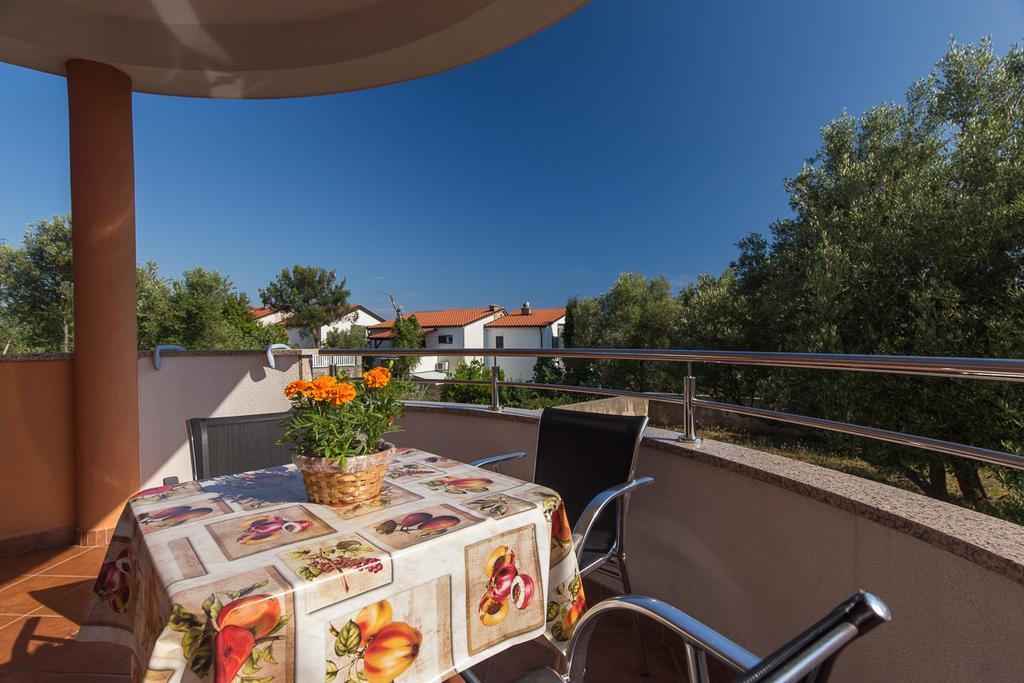 Apartments Bella Vista Крк Экстерьер фото