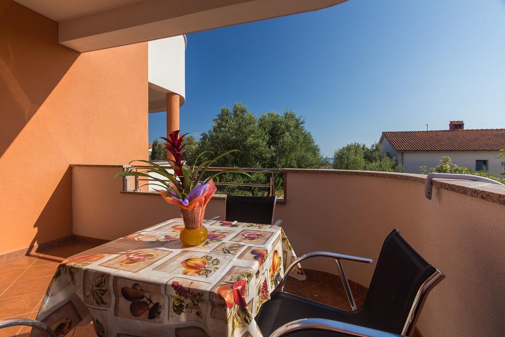 Apartments Bella Vista Крк Экстерьер фото